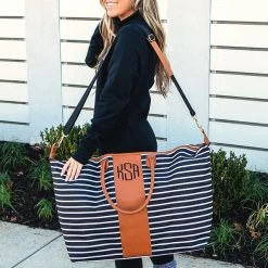 Monogrammed Weekender Bag 9 Monogrammed Weekender Bag -Fashion Clothing Store 2O1 monogrammed weekender bag with shoulder strap