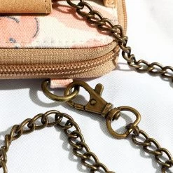 Chain Crossbody Strap -Fashion Clothing Store GR0 close up of chain on d ring