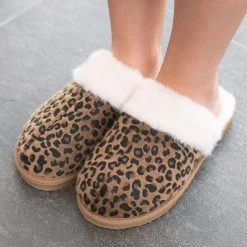 Leopard Slippers 7 Leopard Slippers -Fashion Clothing Store Q9f girl wearing leopard slippers