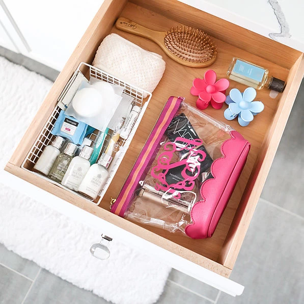 Monogrammed Scalloped Cosmetic Case 3 Monogrammed Scalloped Cosmetic Case - Image 3