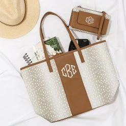 Monogrammed Canvas Tote Bag 16 Monogrammed Canvas Tote Bag -Fashion Clothing Store kkY fawn canvas tote flatlay 3