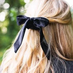 Velvet Bow Scrunchie Set -Fashion Clothing Store q4e black velvet scrunchie in blonde hair