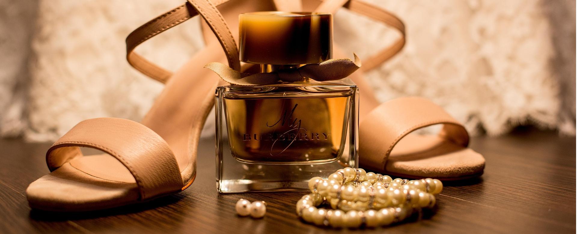 Fashion Clothing Store -Fashion Clothing Store heels 3243467 1920